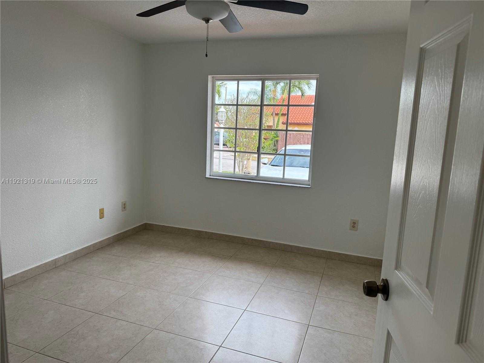 Small Image of 5332 SOUTH WEST 142ND PL, Miami Number 21