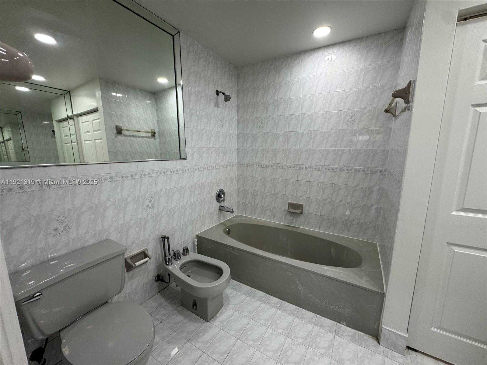 Small Image of 5332 SOUTH WEST 142ND PL, Miami Number 24