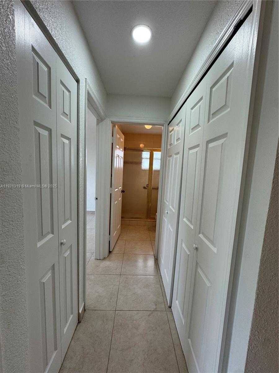 Small Image of 5332 SOUTH WEST 142ND PL, Miami Number 26