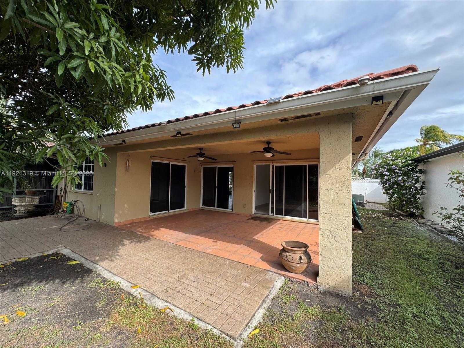 Small Image of 5332 SOUTH WEST 142ND PL, Miami Number 27