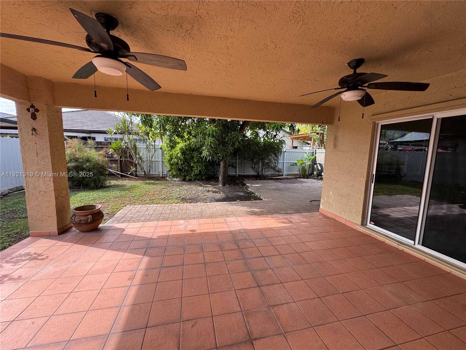 Small Image of 5332 SOUTH WEST 142ND PL, Miami Number 28