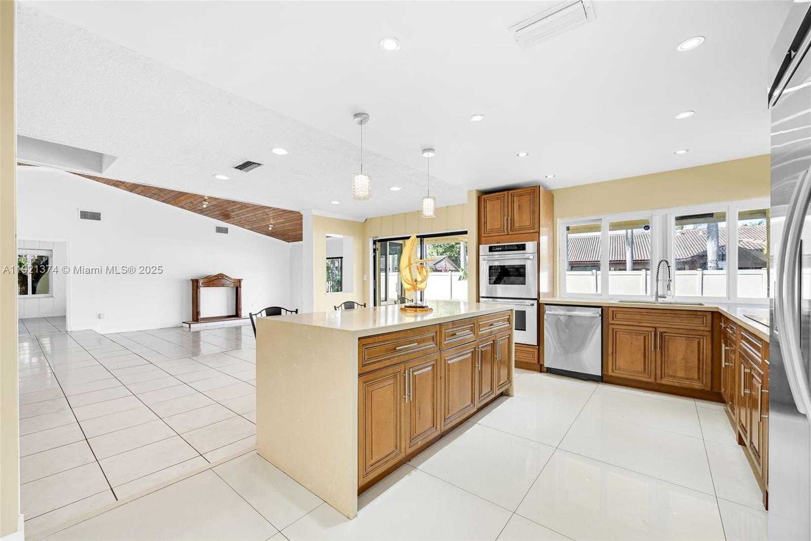 Small Image of Lauderhill Number 30