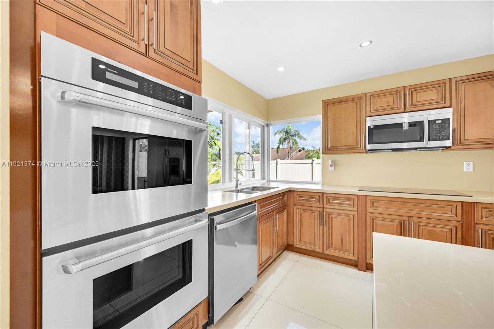 Small Image of Lauderhill Number 34