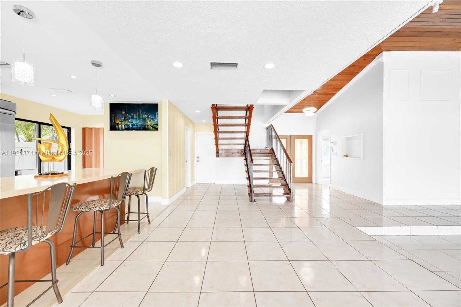 Small Image of Lauderhill Number 36