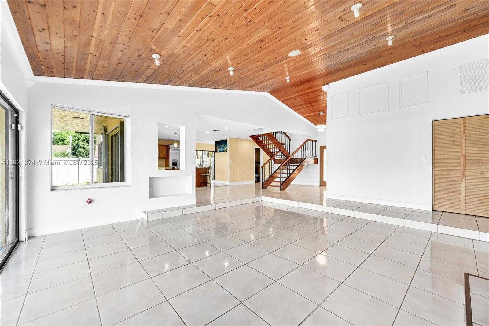 Small Image of Lauderhill Number 40