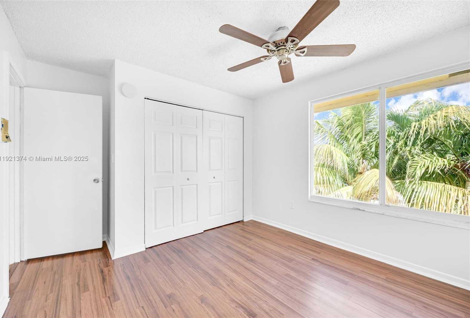 Small Image of Lauderhill Number 52