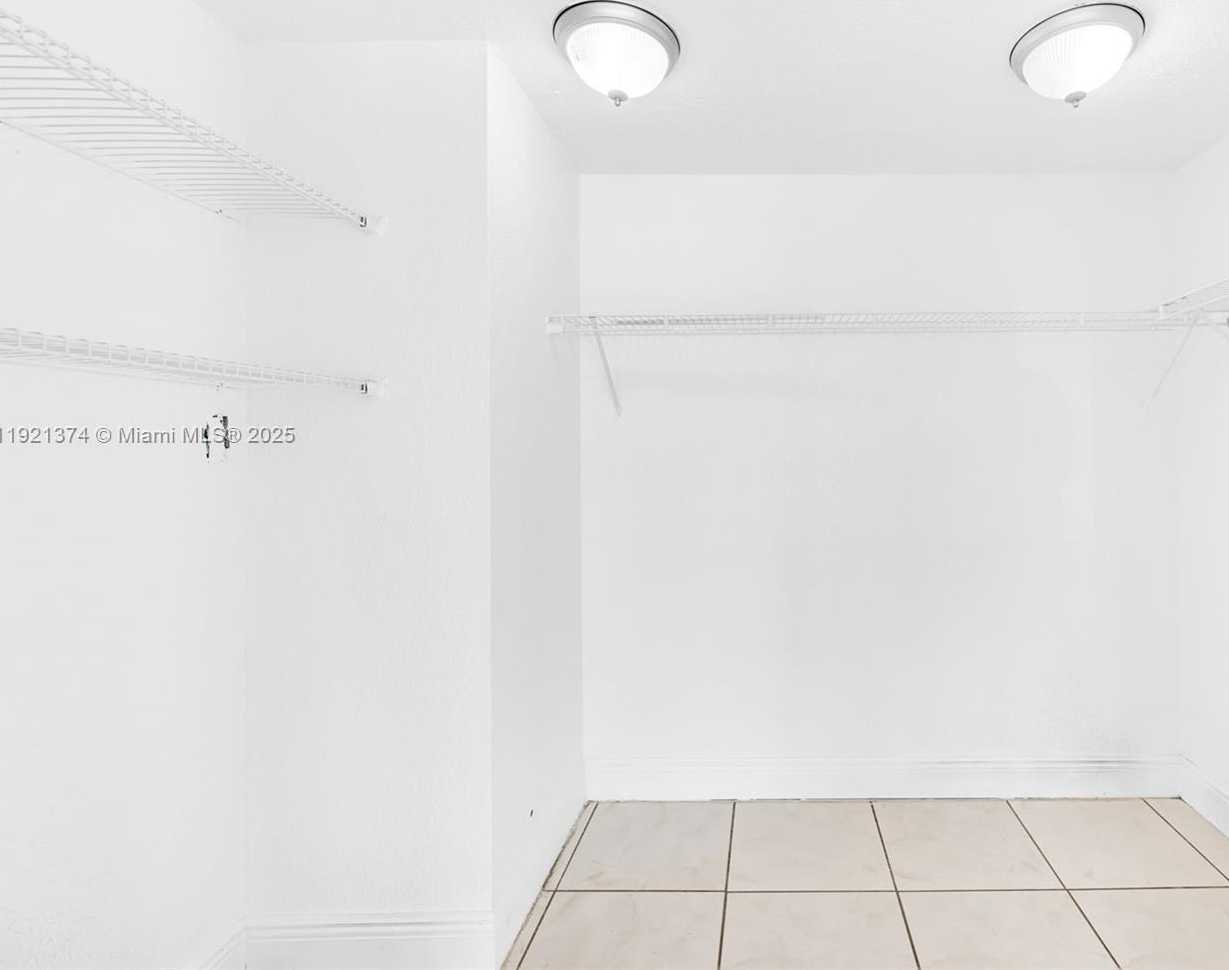 Small Image of Lauderhill Number 70