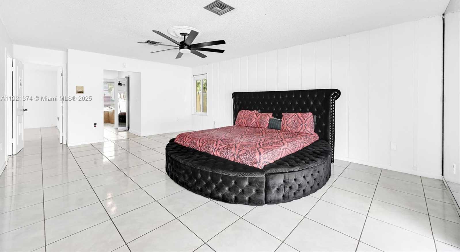 Small Image of Lauderhill Number 75