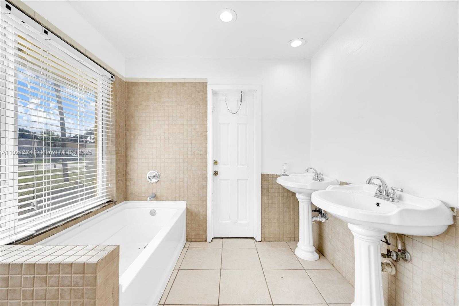 Small Image of Lauderhill Number 80