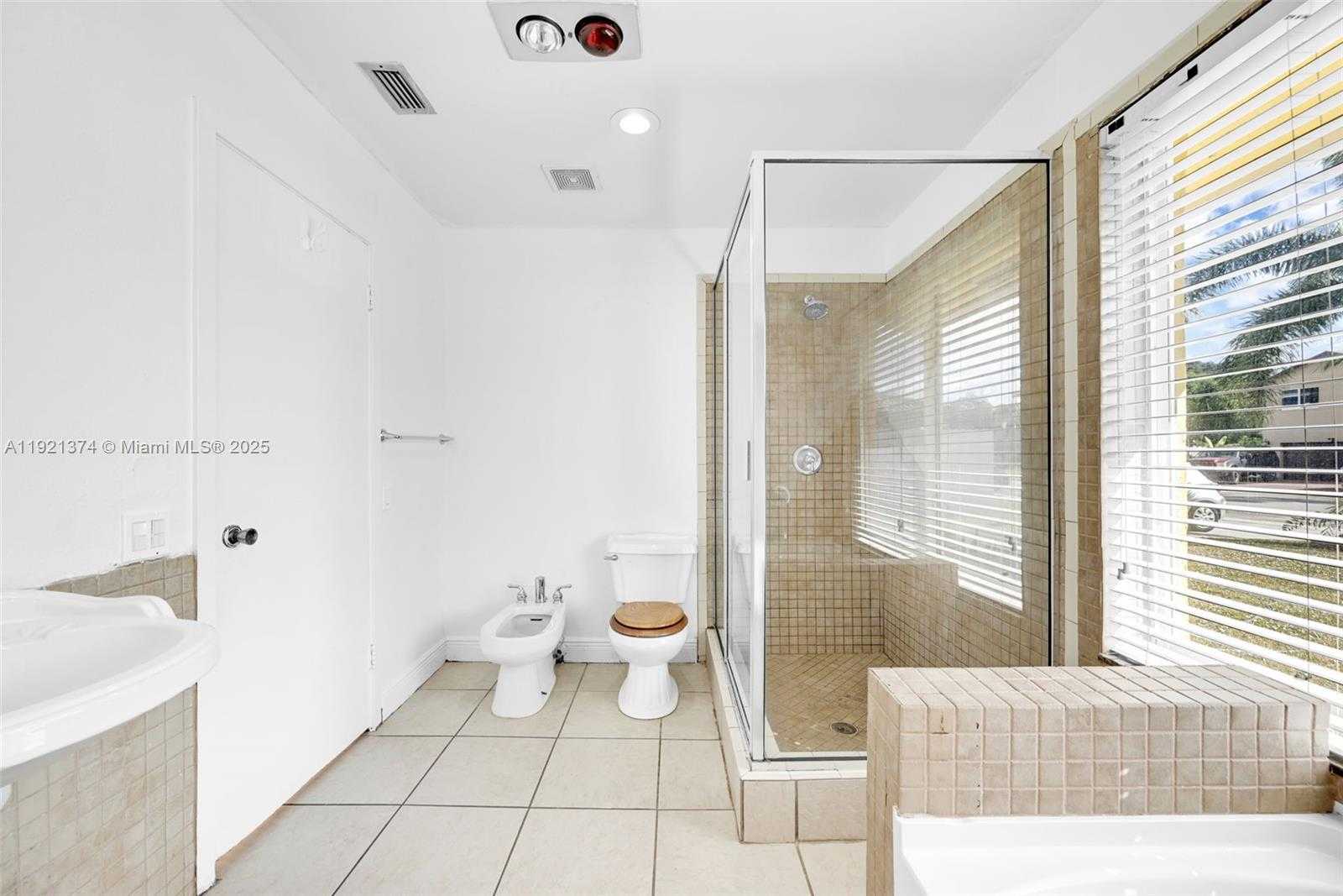 Small Image of Lauderhill Number 87