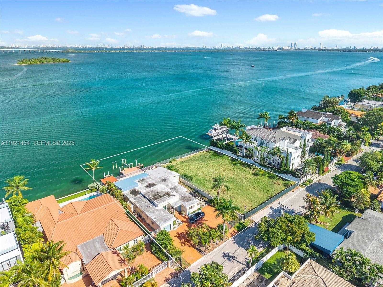 Small Image of Miami Number 17