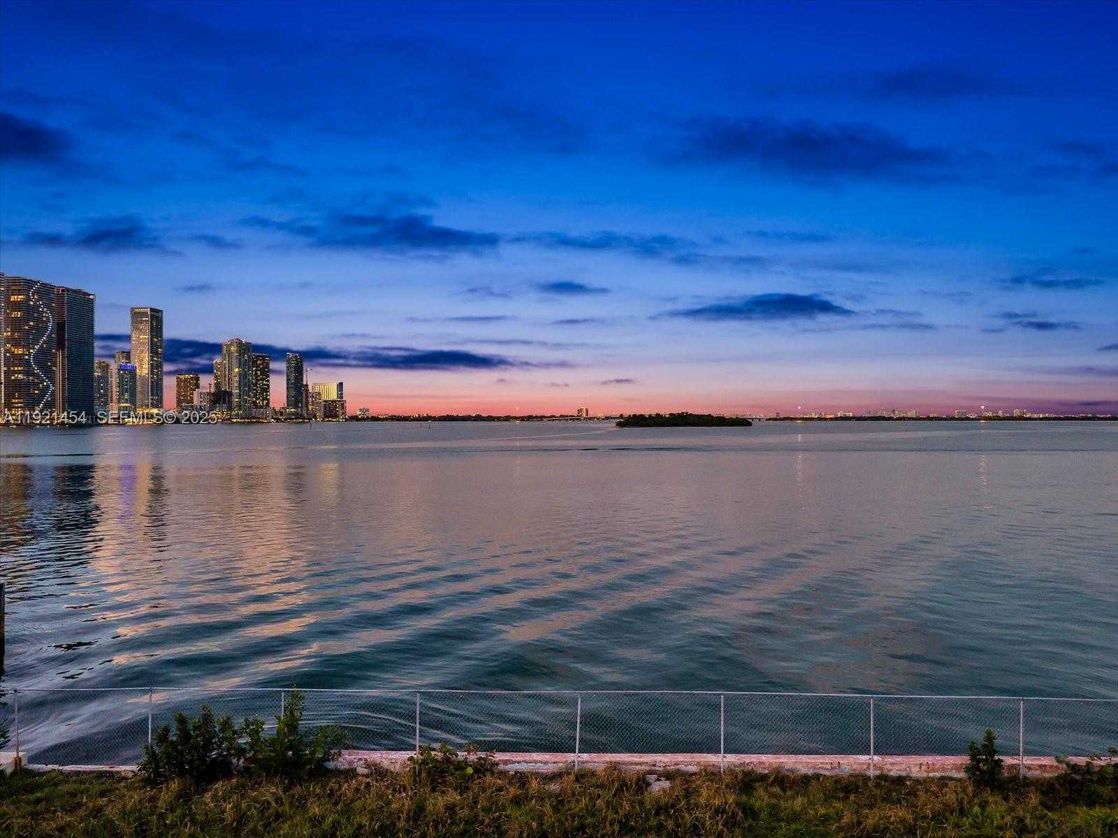 Small Image of Miami Number 4