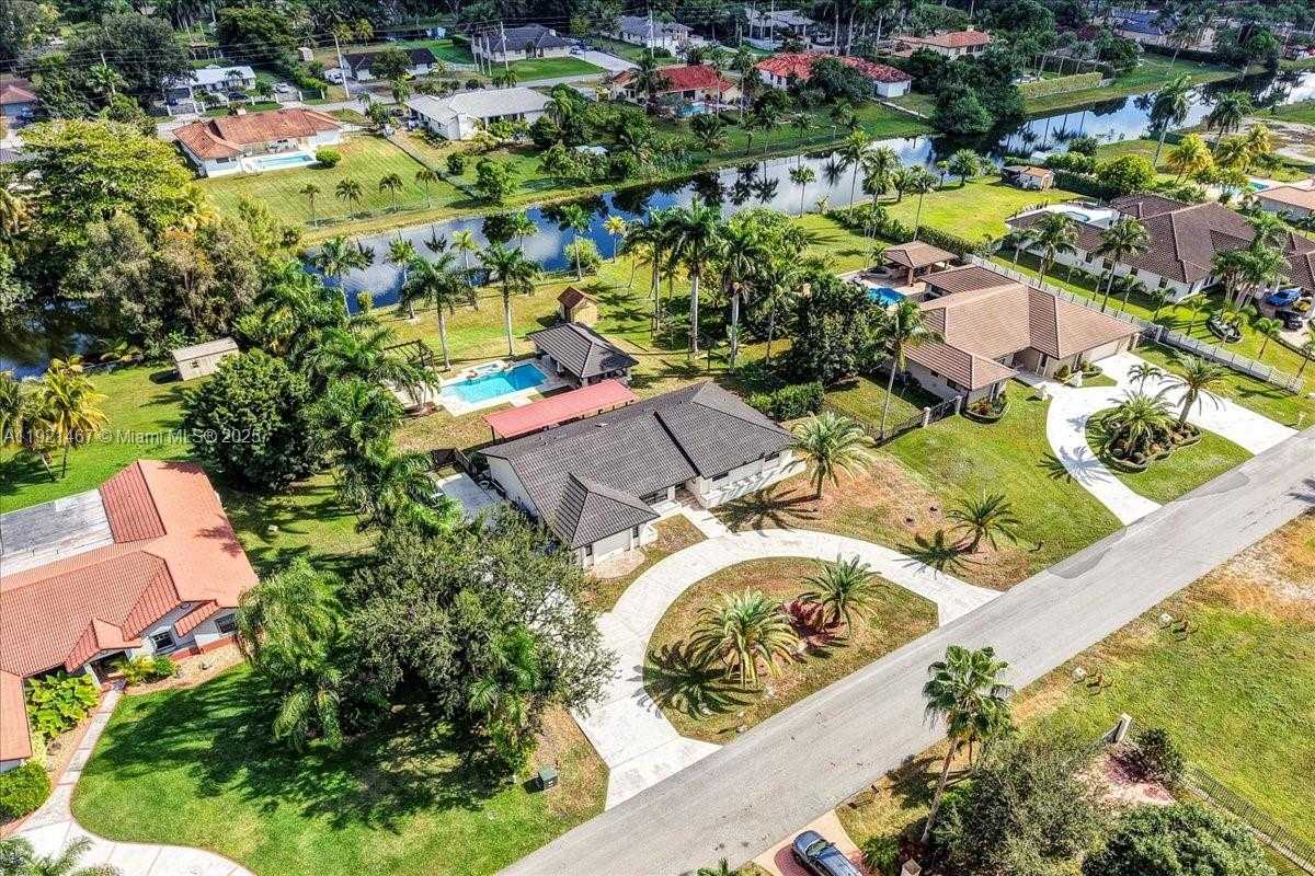 Small Image of 3801 SOUTH WEST 141ST AVE, Miramar Number 82