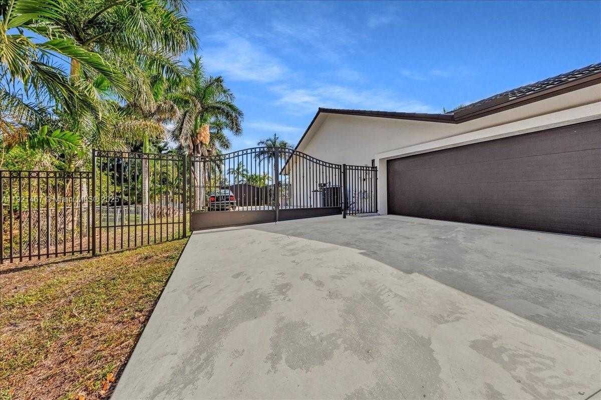 Small Image of 3801 SOUTH WEST 141ST AVE, Miramar Number 9