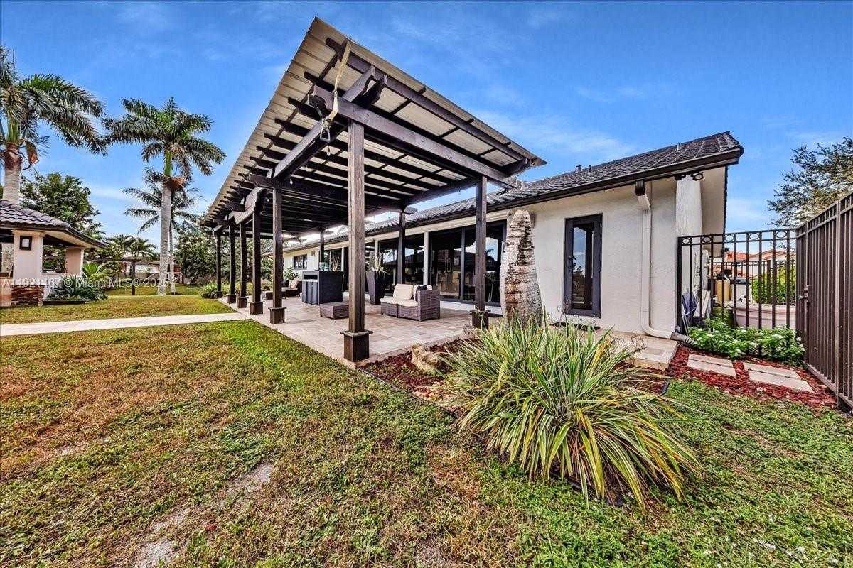 Small Image of 3801 SOUTH WEST 141ST AVE, Miramar Number 94