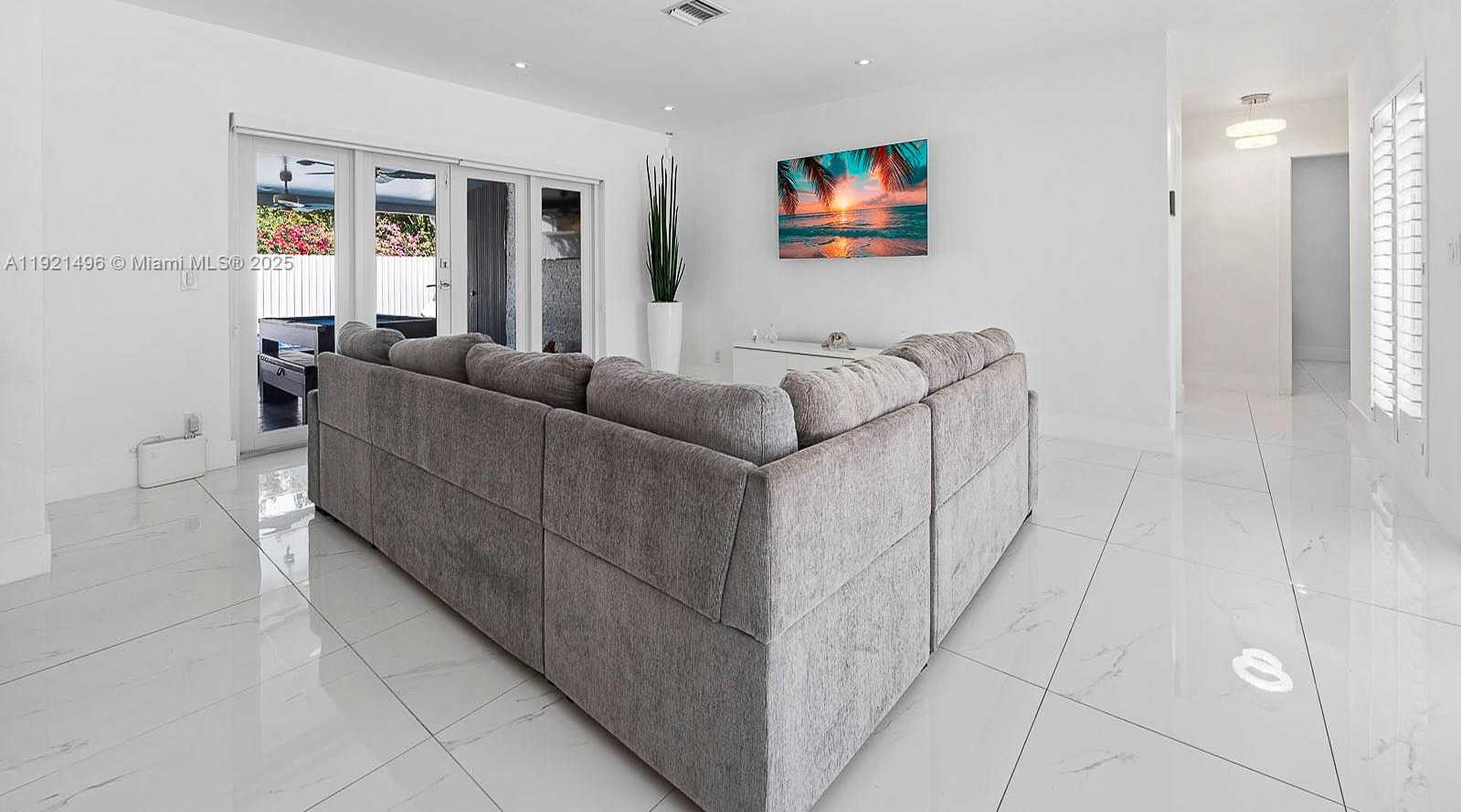 Small Image of 6951 SOUTH MIAMI LAKEWAY S, Miami Lakes Number 19