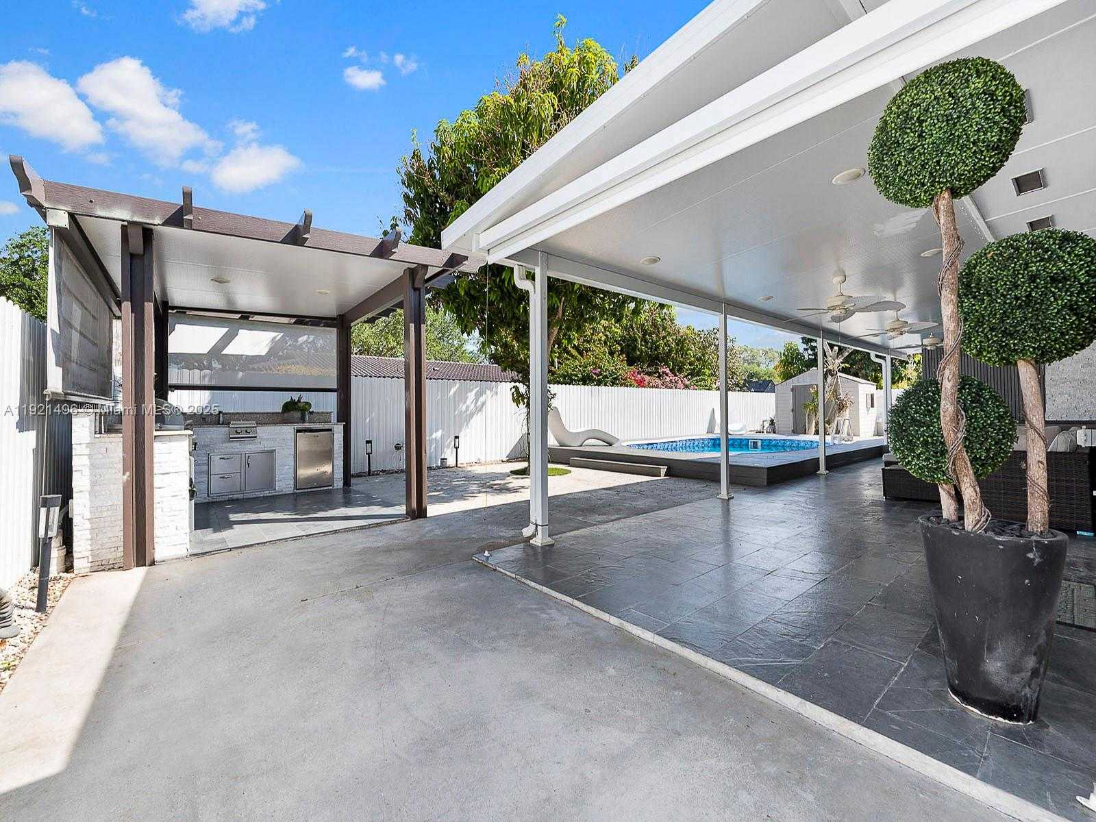 Small Image of 6951 SOUTH MIAMI LAKEWAY S, Miami Lakes Number 37