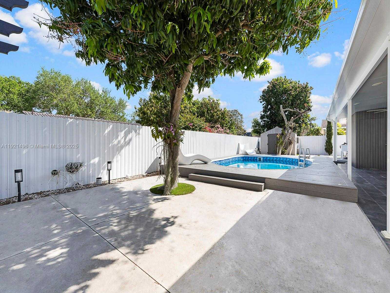 Small Image of 6951 SOUTH MIAMI LAKEWAY S, Miami Lakes Number 40