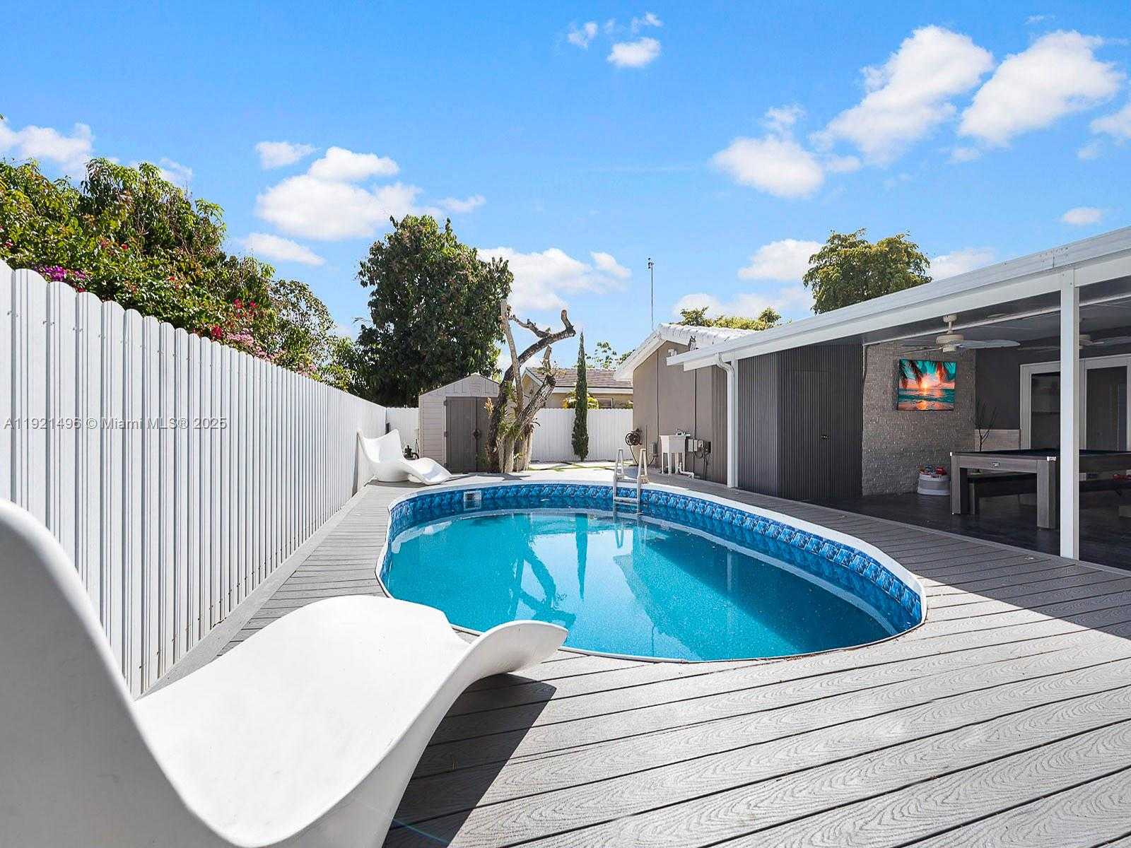 Small Image of 6951 SOUTH MIAMI LAKEWAY S, Miami Lakes Number 42