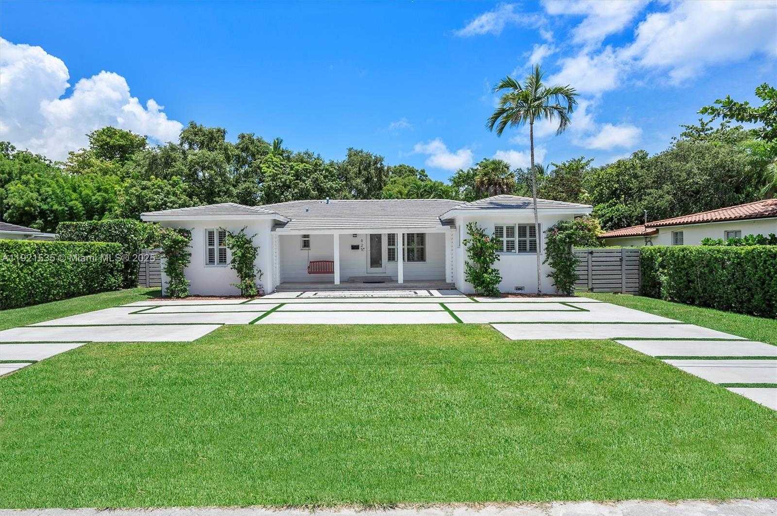 Small Image of 925 NORTH EAST 92ND ST, Miami Shores Number 1