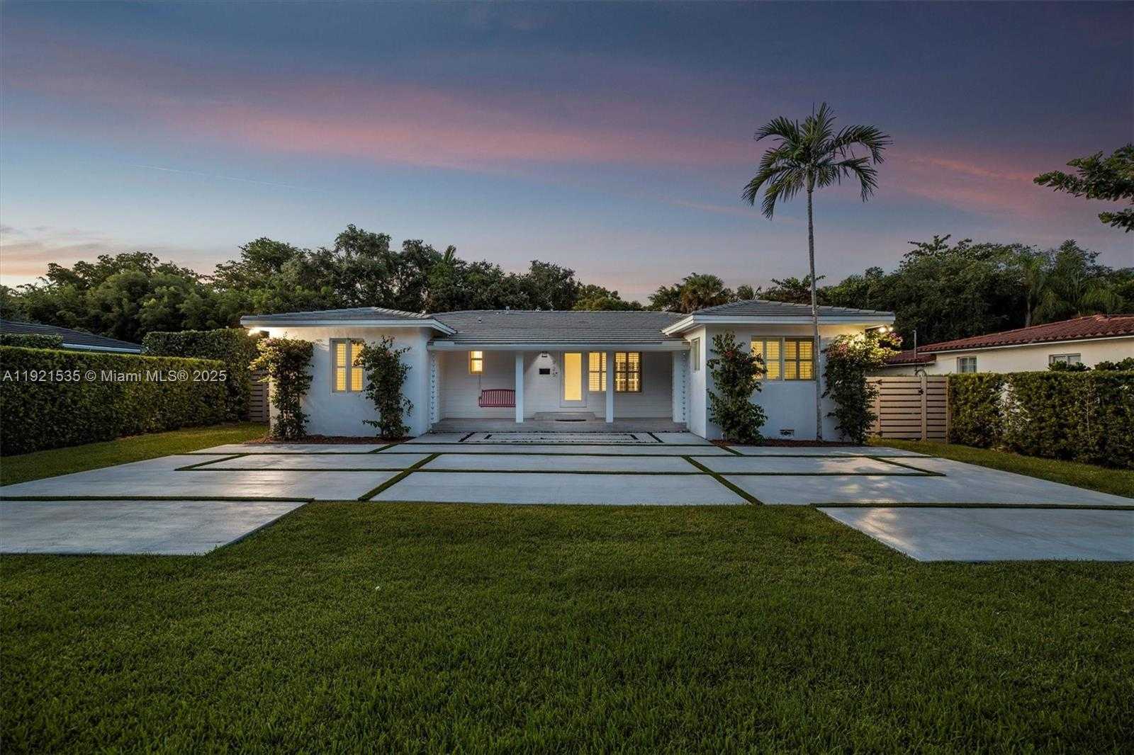 Small Image of 925 NORTH EAST 92ND ST, Miami Shores Number 2