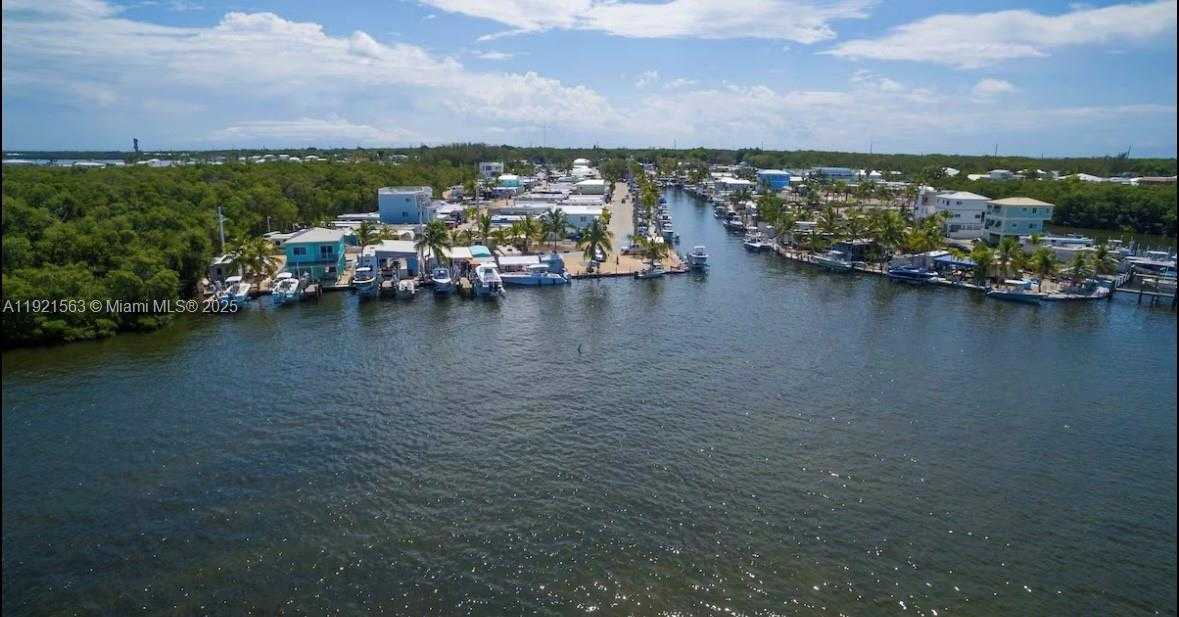 Small Image of 325 CALUSA ST 516, Key Largo Number 11