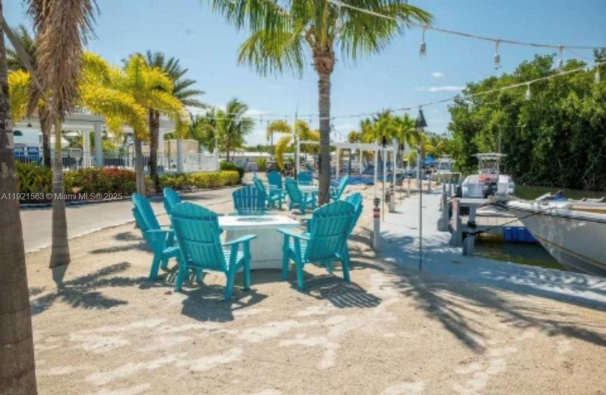 Small Image of 325 CALUSA ST 516, Key Largo Number 12