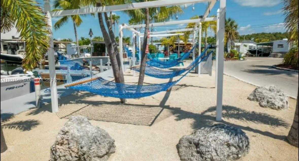 Small Image of 325 CALUSA ST 516, Key Largo Number 4