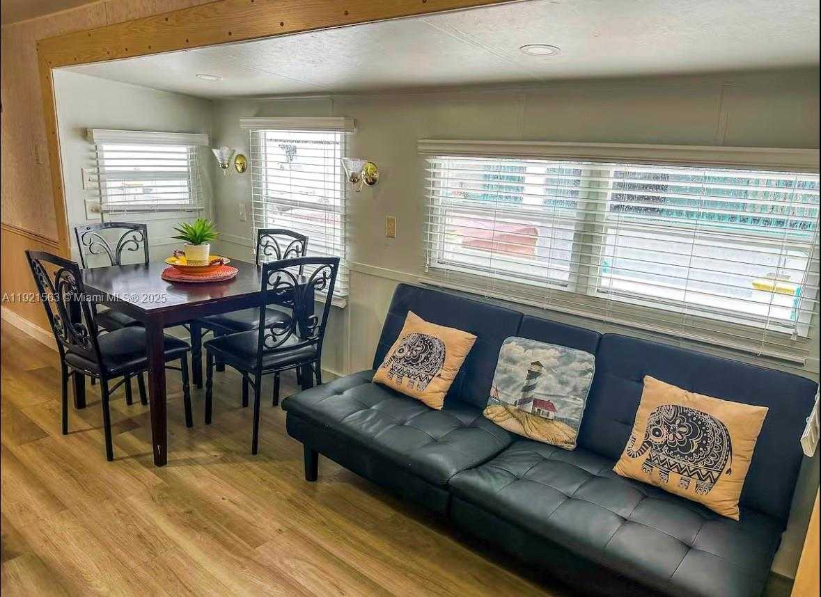 Small Image of 325 CALUSA ST 516, Key Largo Number 6