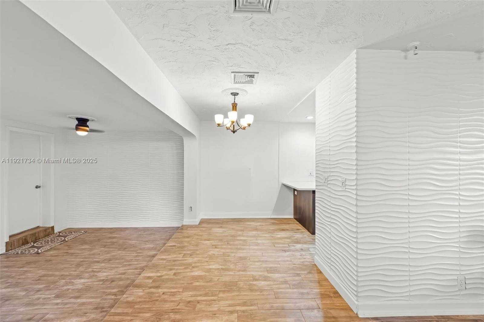 Small Image of 23 SOUTH WEST 8TH ST, Hallandale Beach Number 14