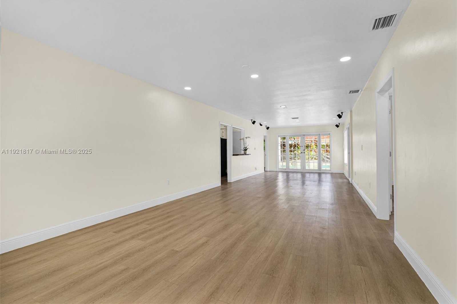 Small Image of 5781 SOUTH WEST 25TH ST, Miami Number 11