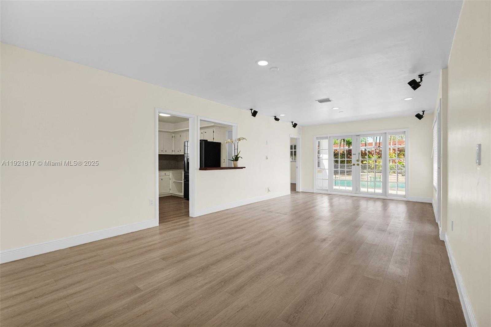 Small Image of 5781 SOUTH WEST 25TH ST, Miami Number 12