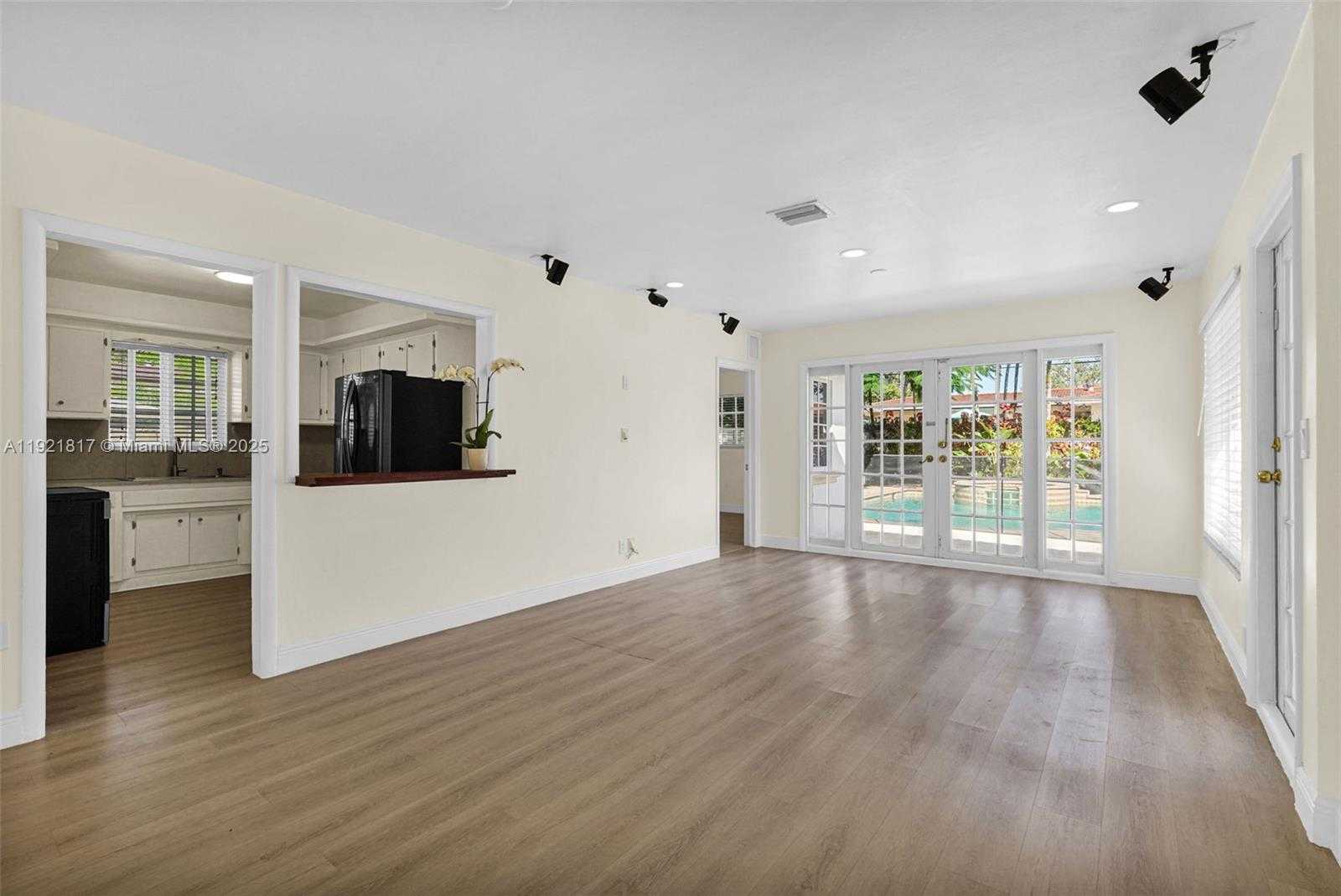 Small Image of 5781 SOUTH WEST 25TH ST, Miami Number 13