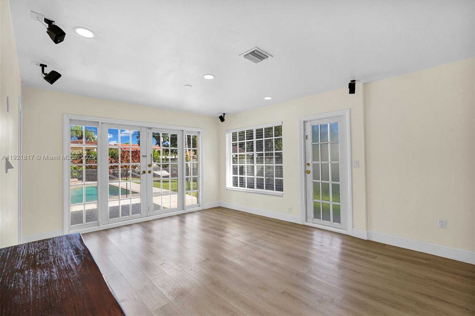 Small Image of 5781 SOUTH WEST 25TH ST, Miami Number 15