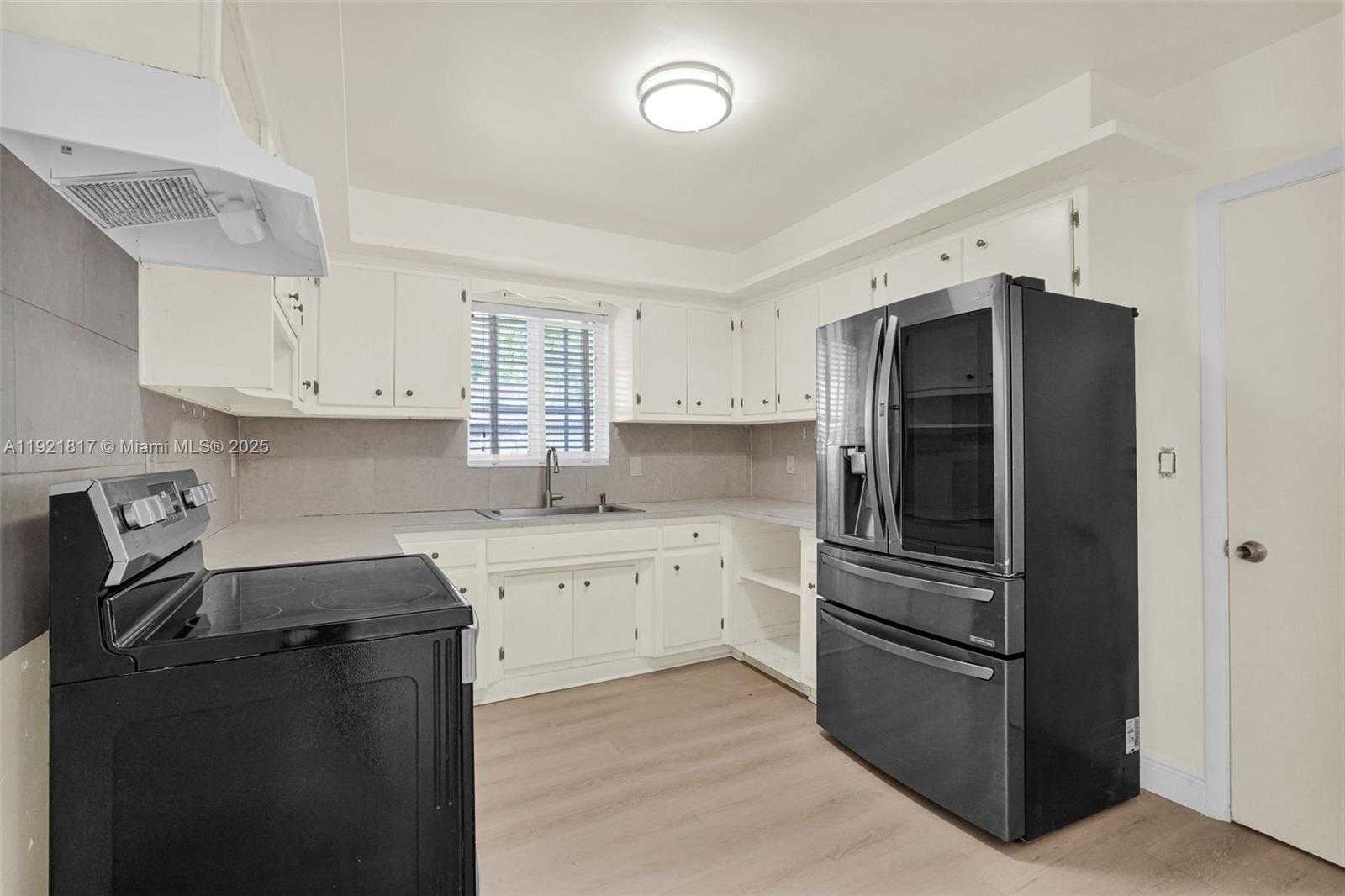 Small Image of 5781 SOUTH WEST 25TH ST, Miami Number 17