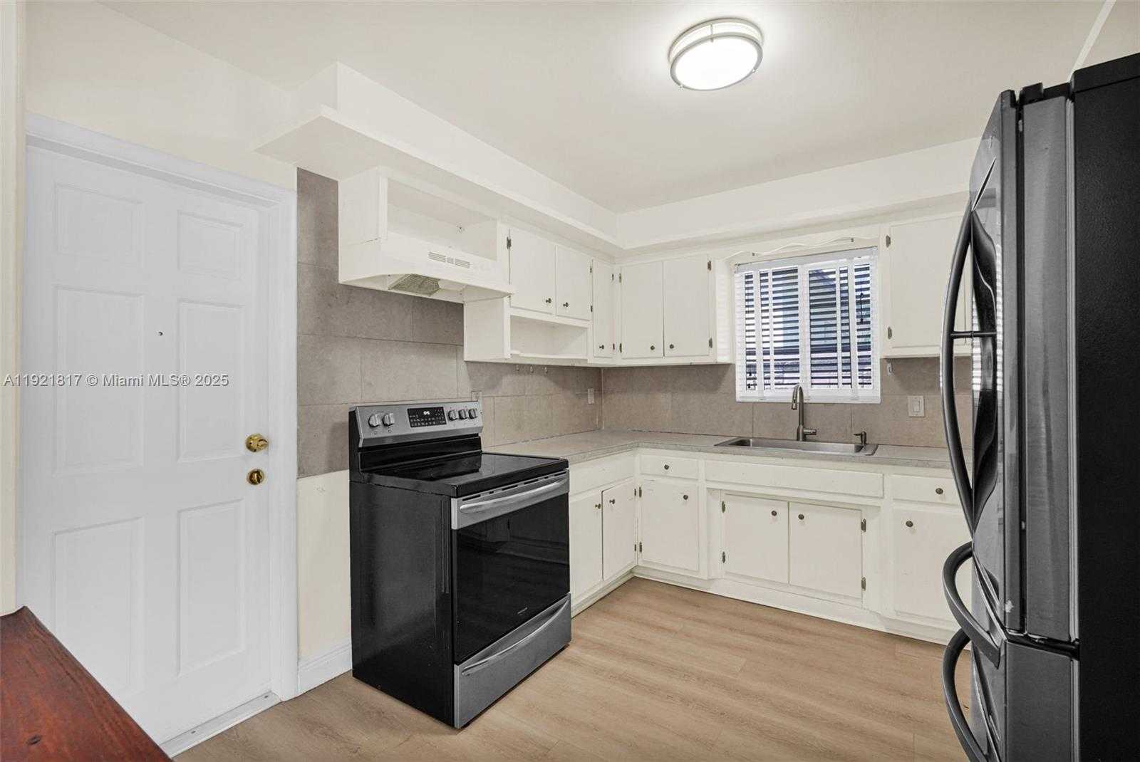 Small Image of 5781 SOUTH WEST 25TH ST, Miami Number 18