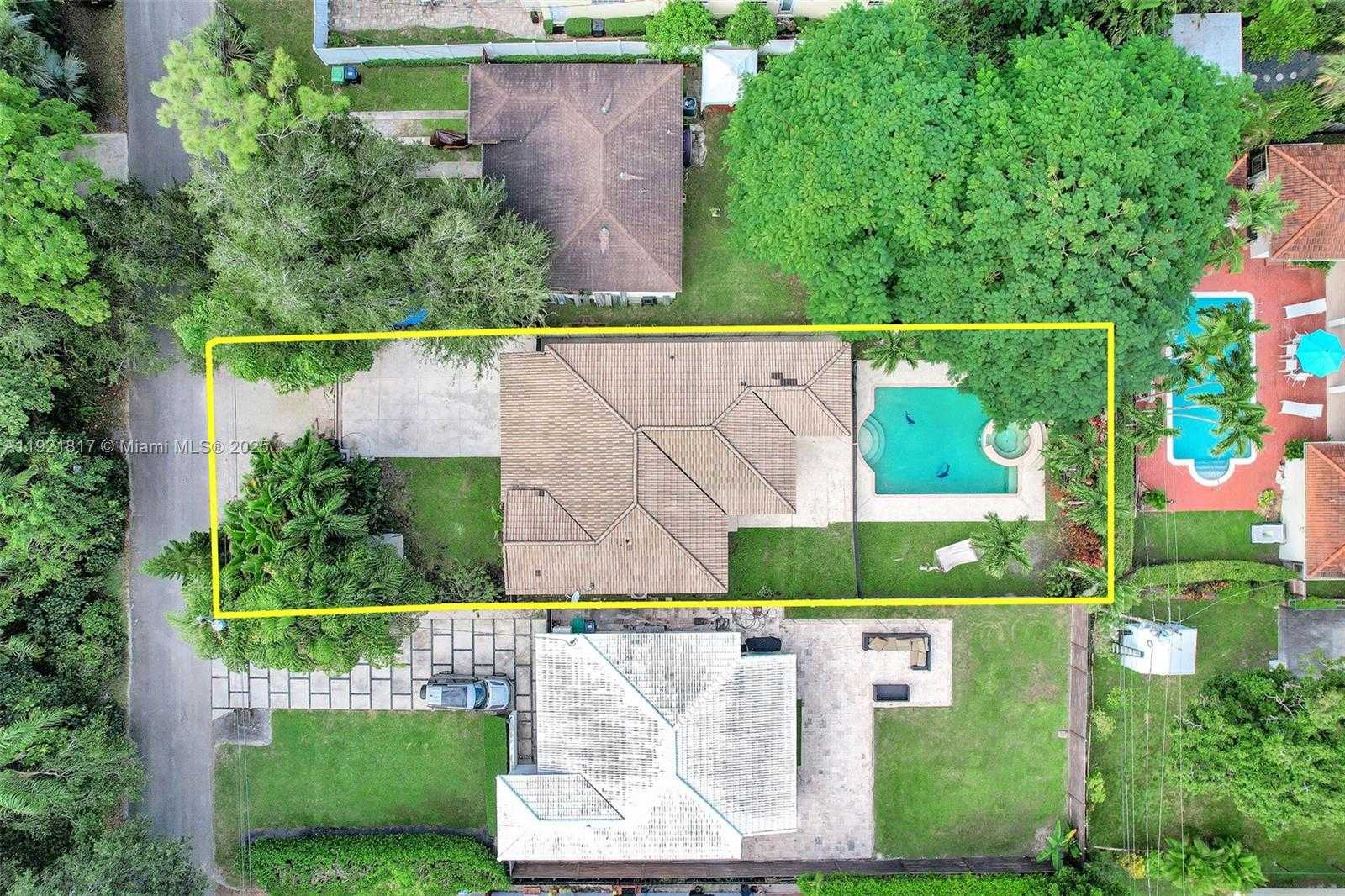 Small Image of 5781 SOUTH WEST 25TH ST, Miami Number 2