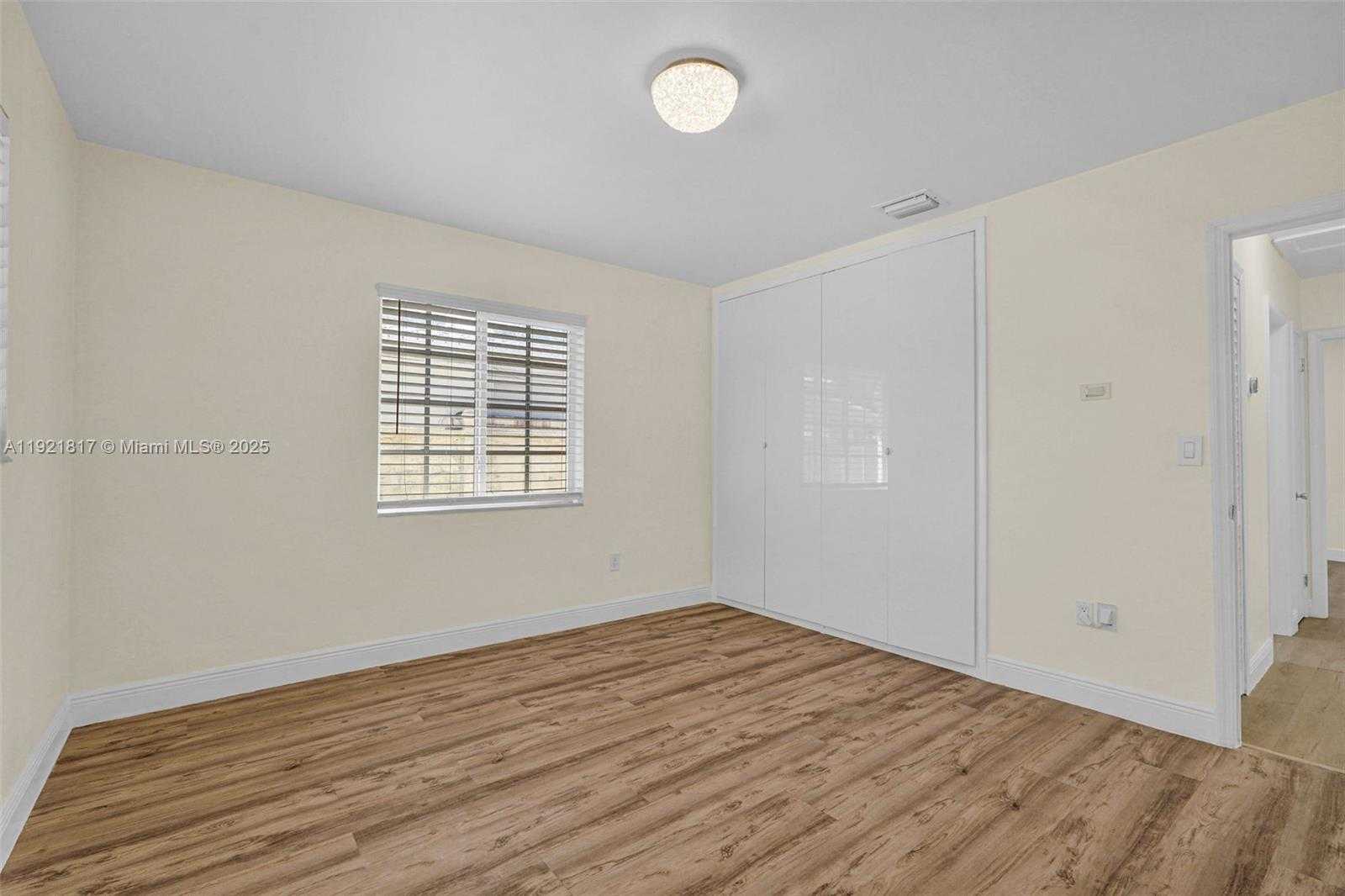 Small Image of 5781 SOUTH WEST 25TH ST, Miami Number 28