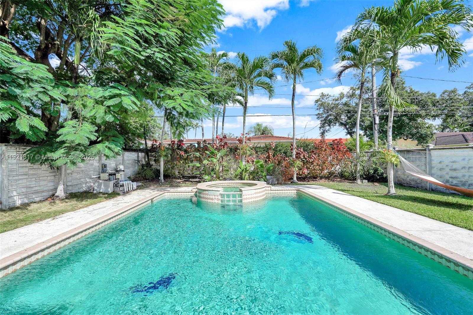 Small Image of 5781 SOUTH WEST 25TH ST, Miami Number 3