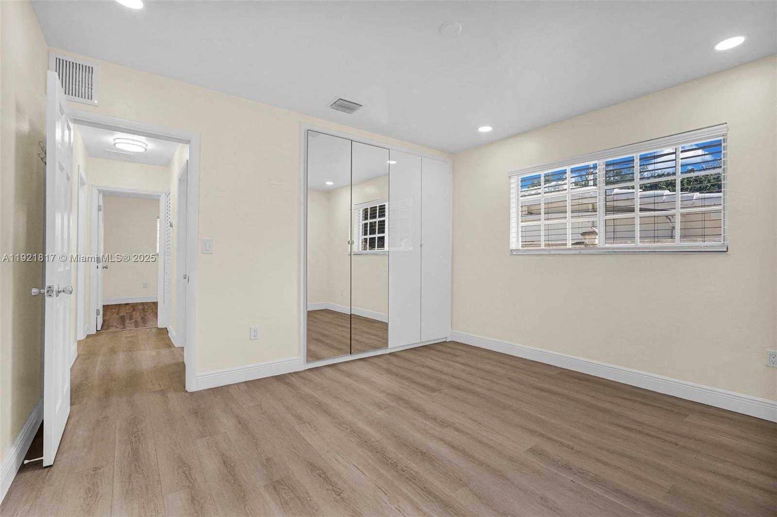 Small Image of 5781 SOUTH WEST 25TH ST, Miami Number 32