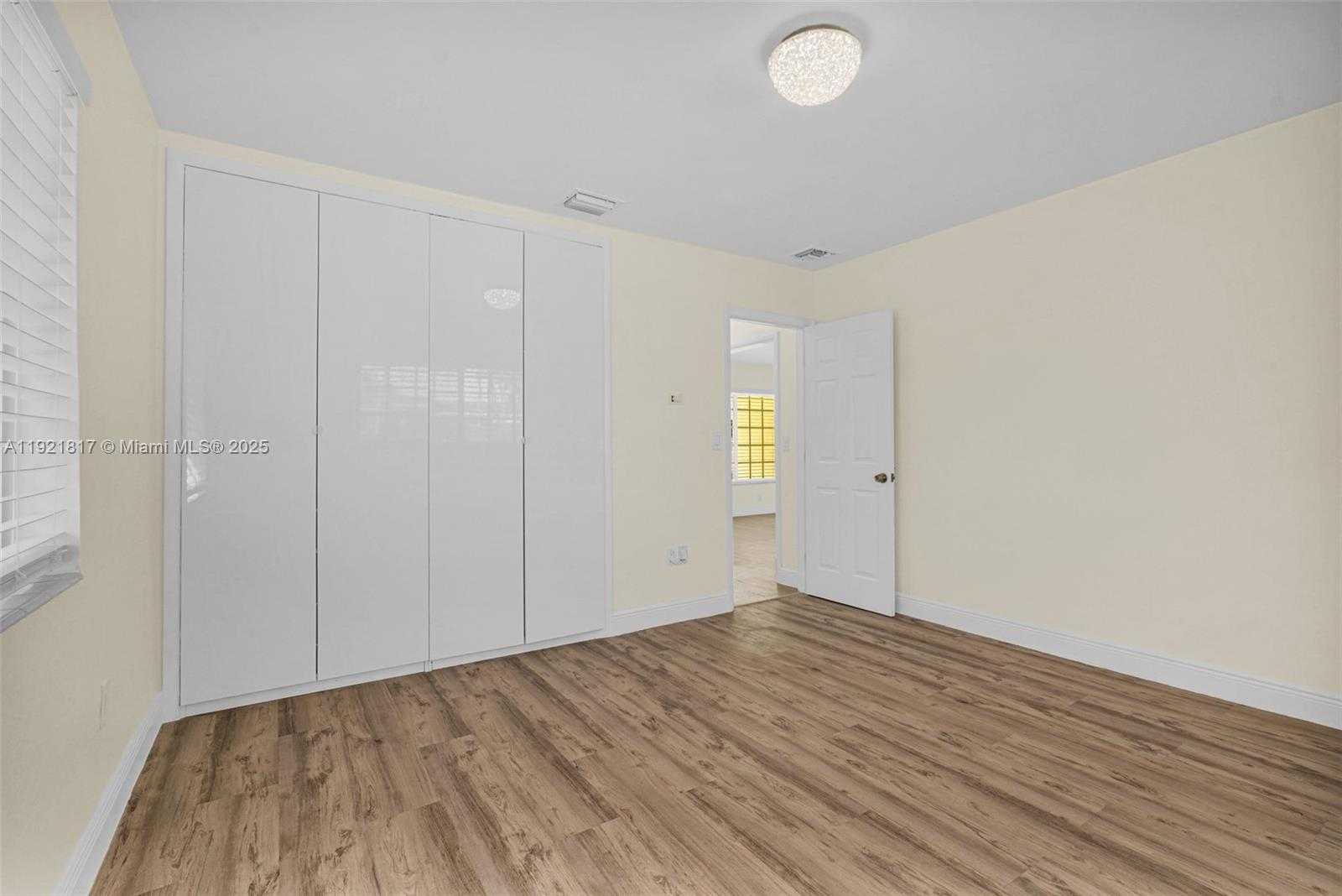 Small Image of 5781 SOUTH WEST 25TH ST, Miami Number 33