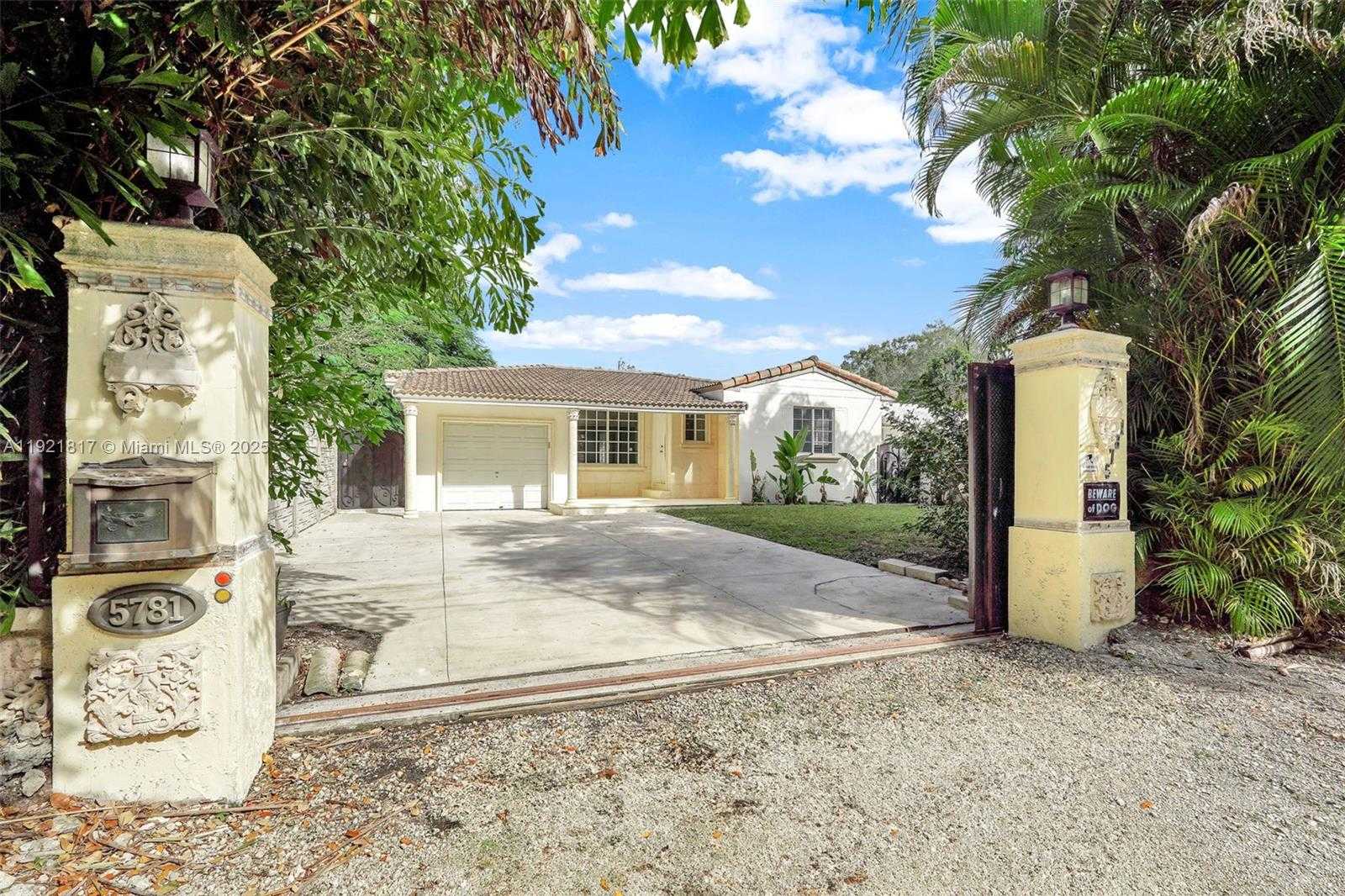 Small Image of 5781 SOUTH WEST 25TH ST, Miami Number 53