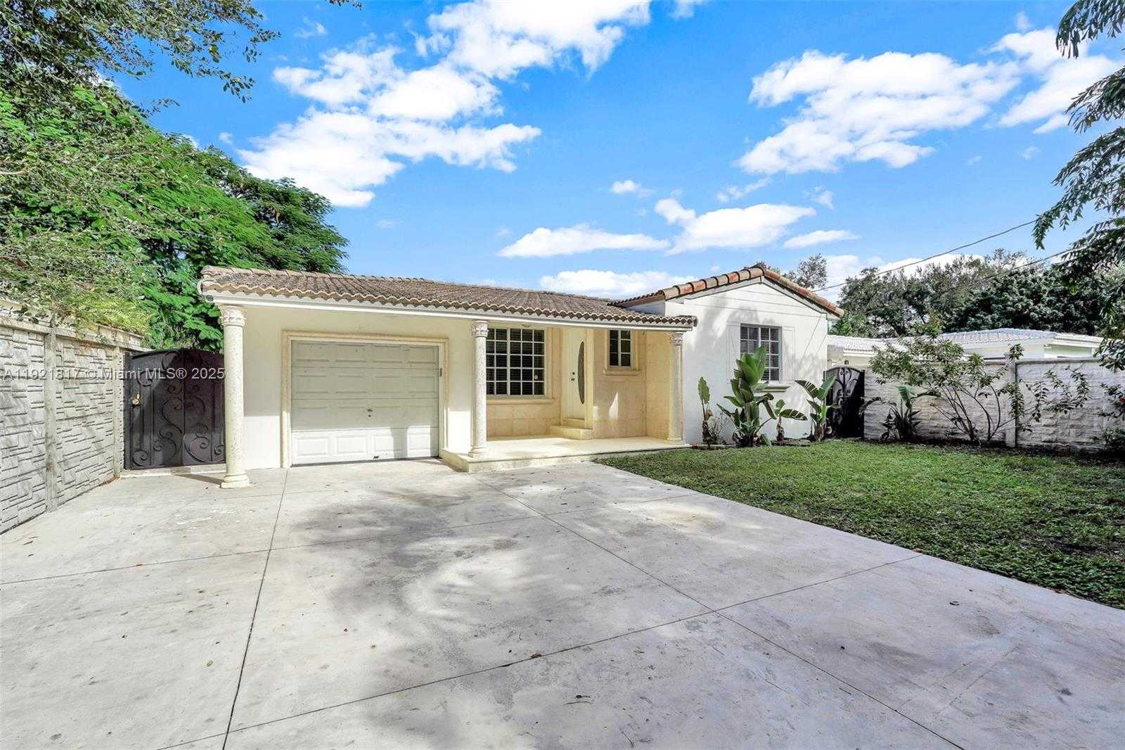 Small Image of 5781 SOUTH WEST 25TH ST, Miami Number 54