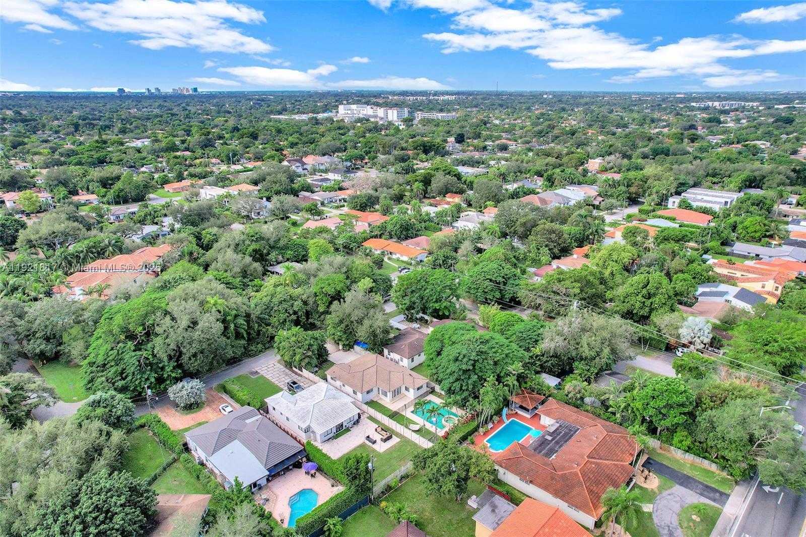 Small Image of 5781 SOUTH WEST 25TH ST, Miami Number 62