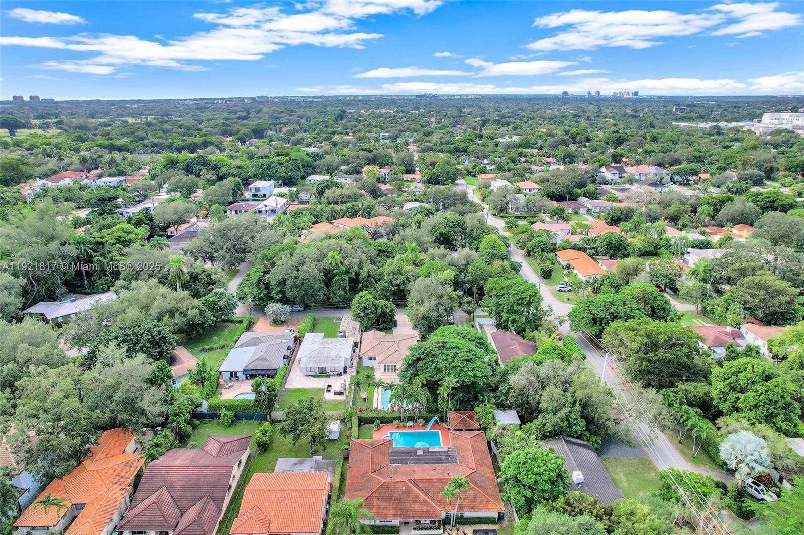 Small Image of 5781 SOUTH WEST 25TH ST, Miami Number 63