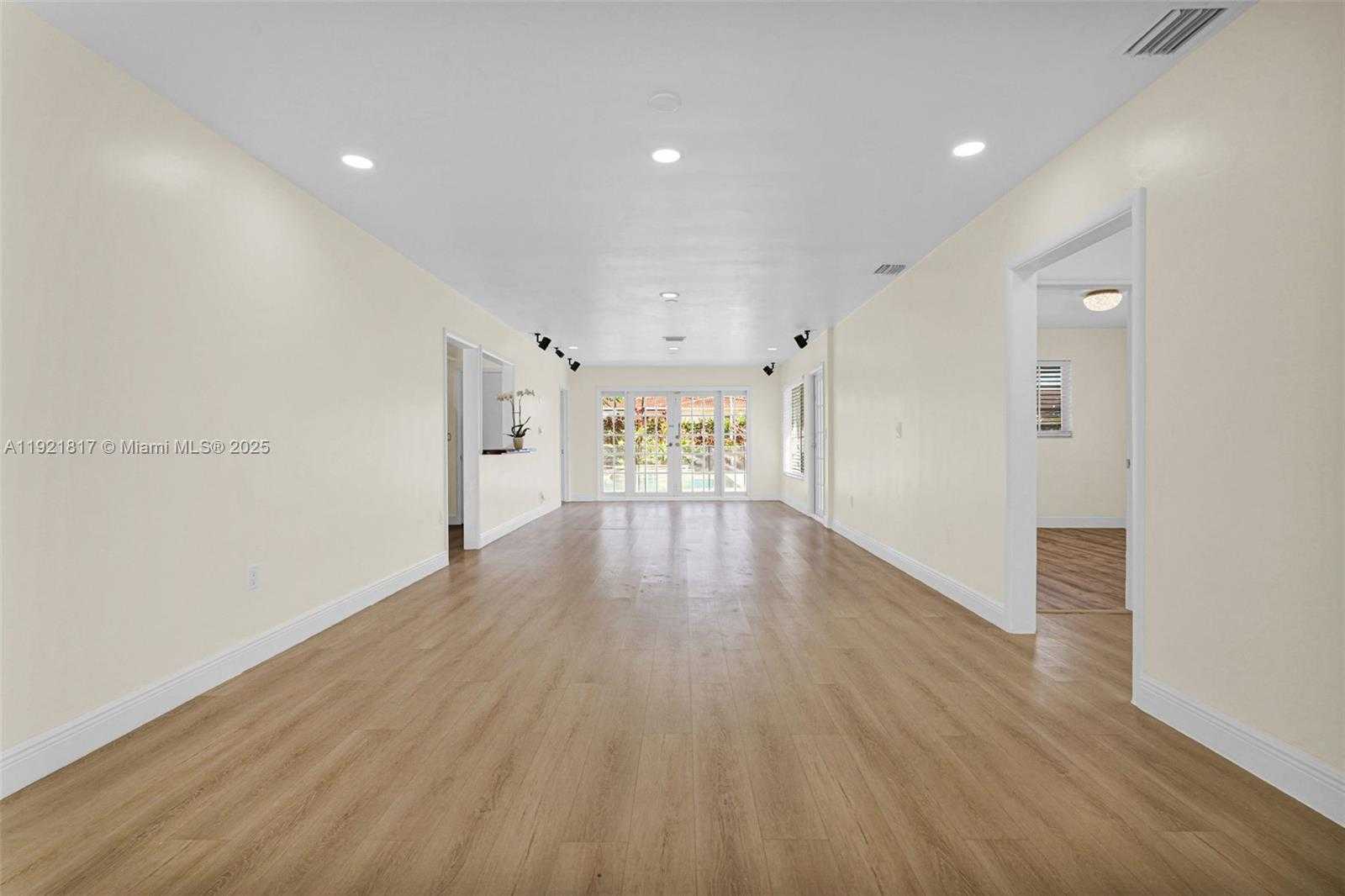 Small Image of 5781 SOUTH WEST 25TH ST, Miami Number 8