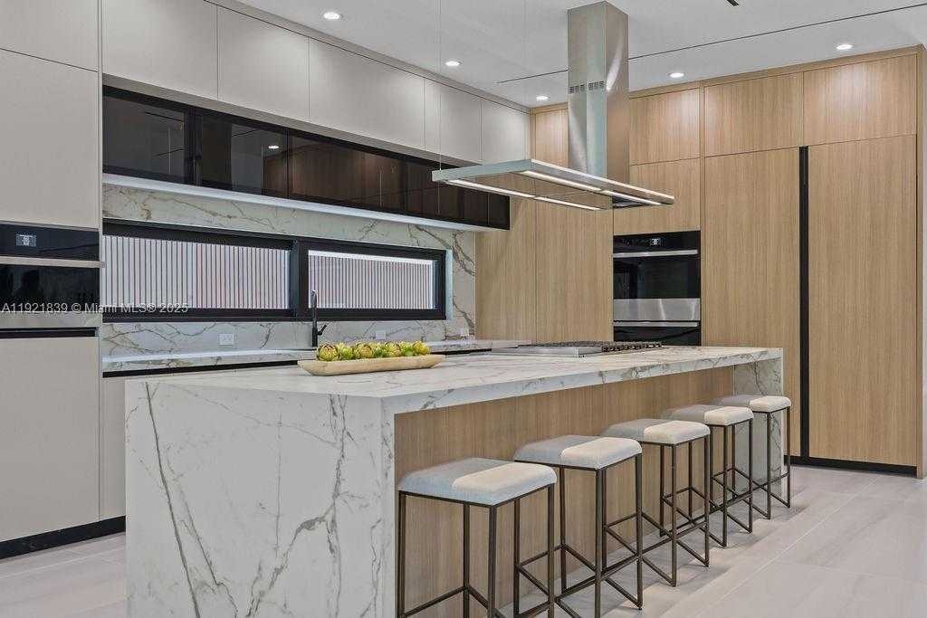 Small Image of 618 NORTH EAST 17TH WAY, Fort Lauderdale Number 2