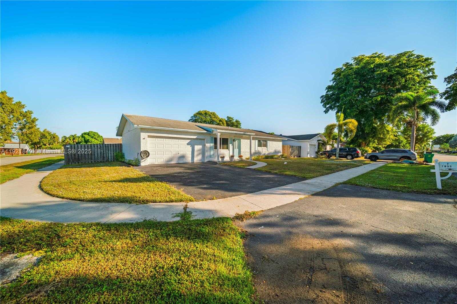 Small Image of 7831 NORTH WEST 46TH CT, Lauderhill Number 2