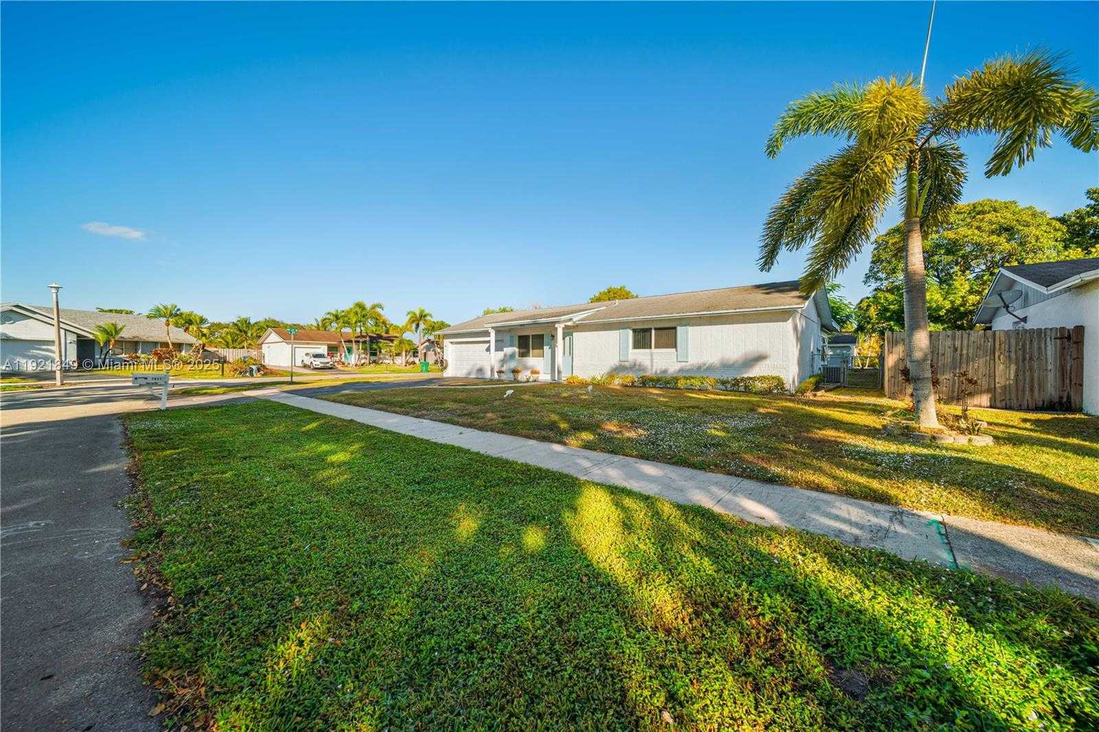 Small Image of 7831 NORTH WEST 46TH CT, Lauderhill Number 27