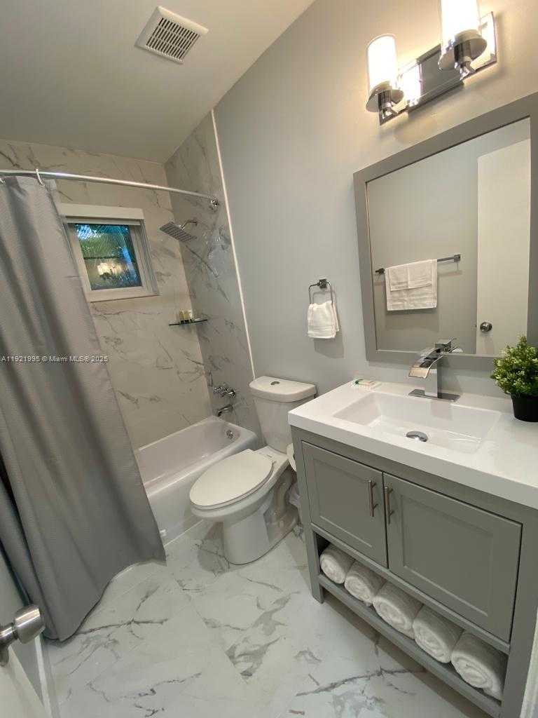 Small Image of 204 SOUTH WEST 19TH AVE, Fort Lauderdale Number 14